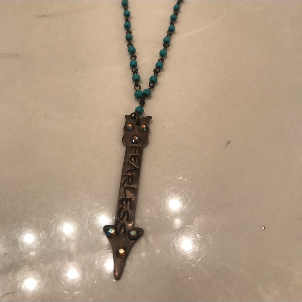 Fearless arrow necklace